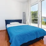 Five-bedroom In Nyaraló