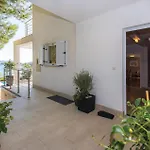 Five-bedroom In Nyaraló *