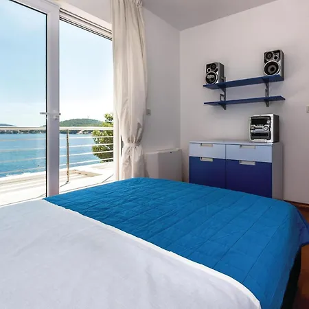 Five-bedroom In Prázdninový dům Rogoznica (Sibenik-Knin)