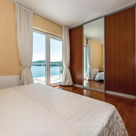 Prázdninový dům Five-bedroom In Rogoznica (Sibenik-Knin)