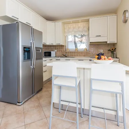 Five-bedroom In Prázdninový dům