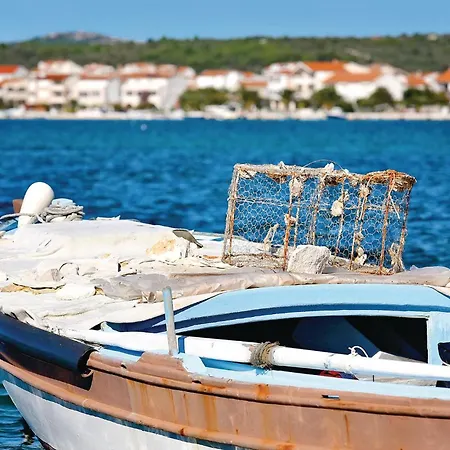 Five-bedroom In Prázdninový dům Rogoznica (Sibenik-Knin)