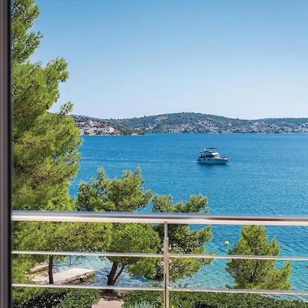 Five-bedroom In Prázdninový dům