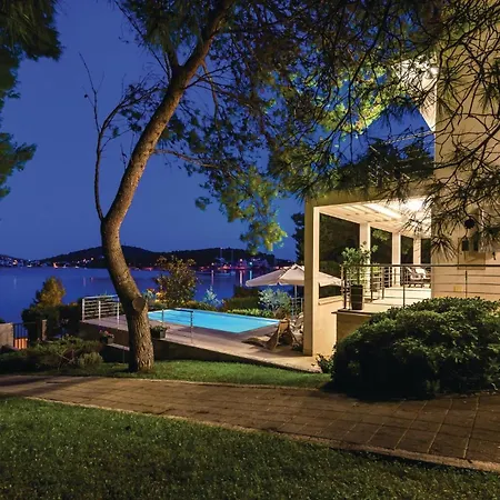 Prázdninový dům Five-bedroom In Rogoznica (Sibenik-Knin)