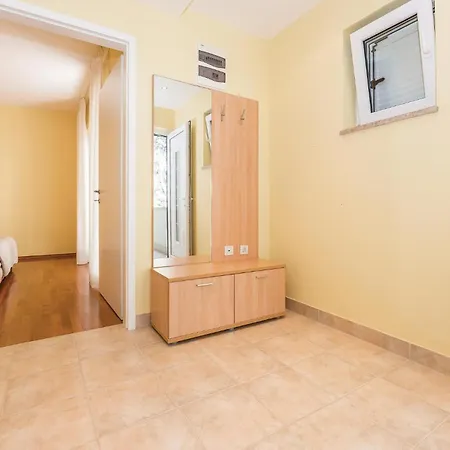Five-bedroom In *
