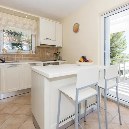 Five-bedroom In Prázdninový dům