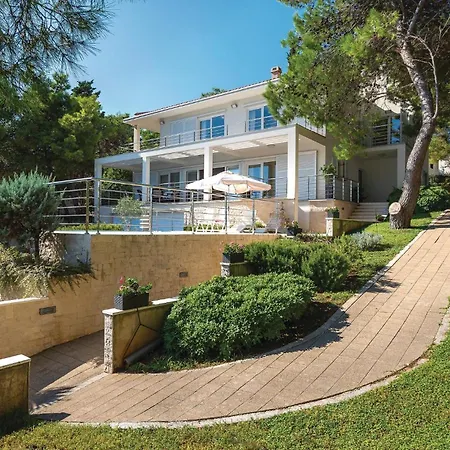 Five-bedroom In Dom wakacyjny