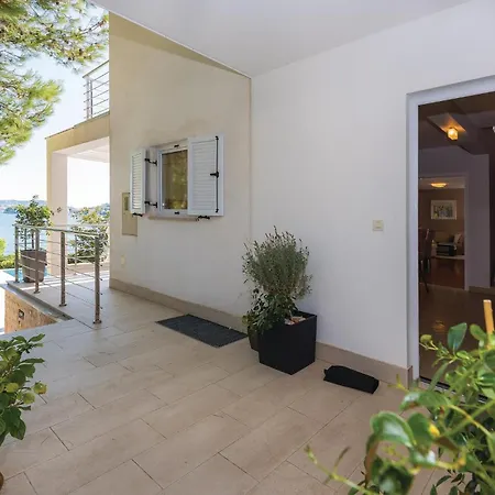 Gorgeous In With Kitchen Holiday home *