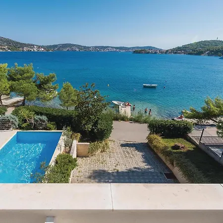 Prázdninový dům Five-bedroom In Rogoznica (Sibenik-Knin)