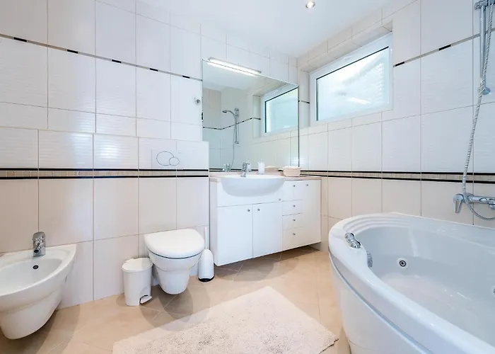 Dom wakacyjny Five-bedroom In *