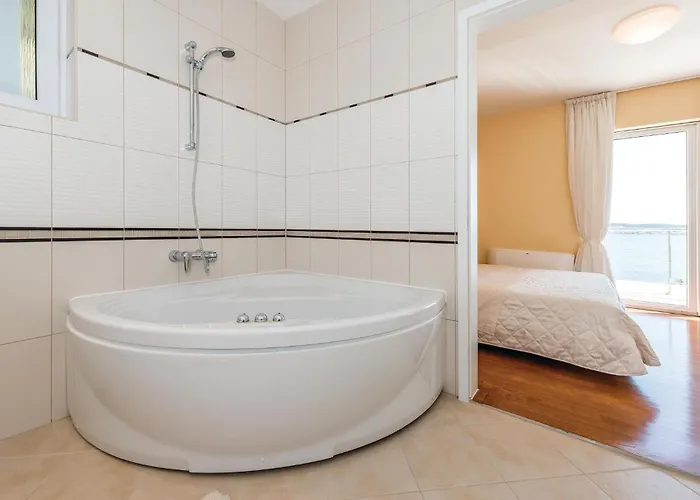 Five-bedroom In * Rogoznica (Sibenik-Knin)