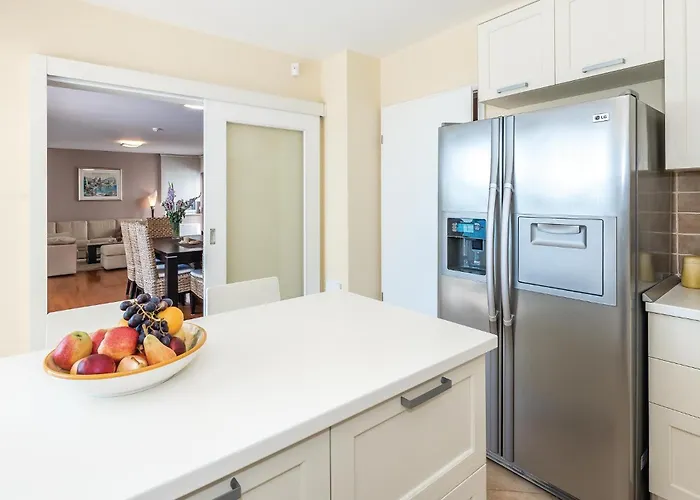 Casa de Férias Five-bedroom In Rogoznica (Sibenik-Knin)