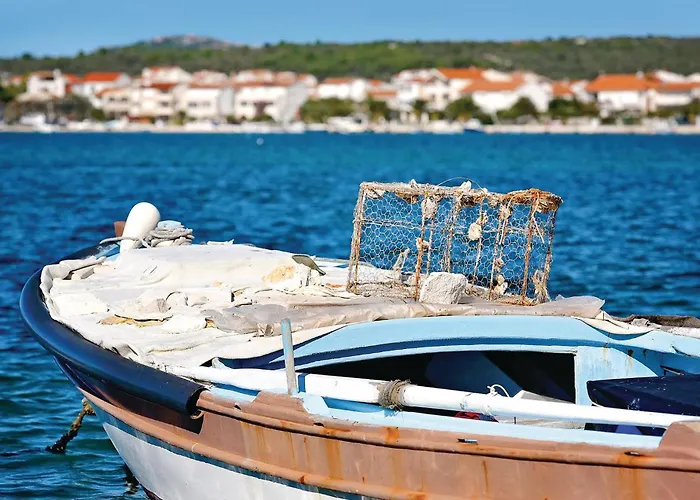 Five-bedroom In Dom wakacyjny Rogoznica (Sibenik-Knin)