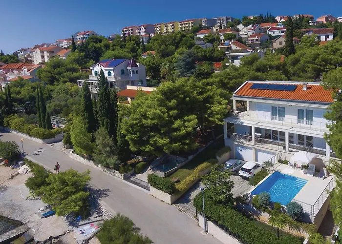 Five-bedroom In Dom wakacyjny *